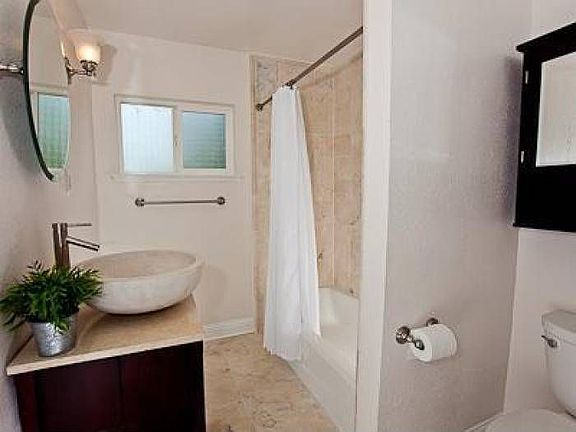 5th image of 1204 Los Robles Blvd