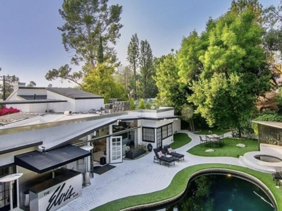 1st image of 7475 Mulholland Dr