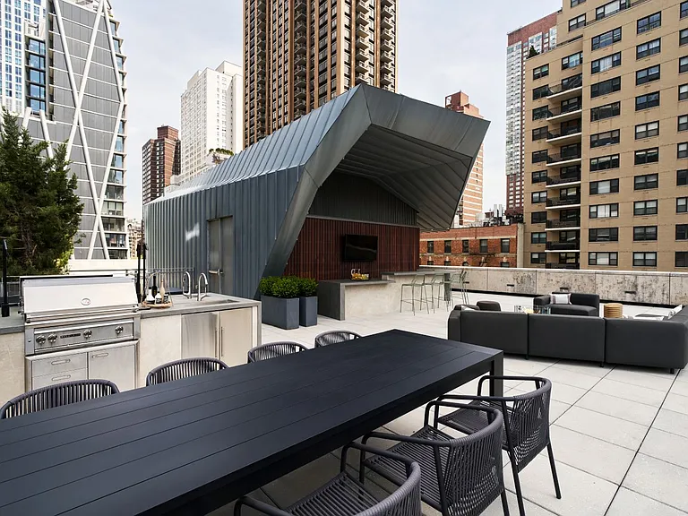 200 W 67th St #10B — Photo 6