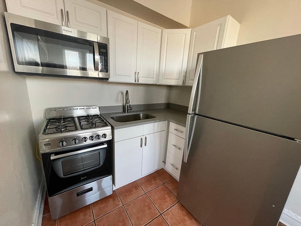 1st image of 1308 W Lunt Ave #507