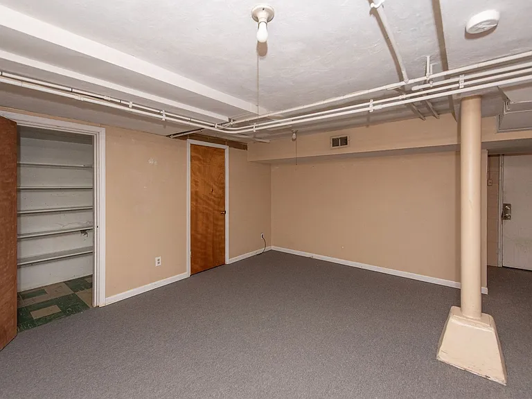 3031 Irvella Pl — Photo 35