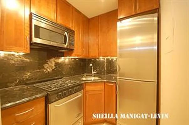 Rented by Douglas Elliman | media 3