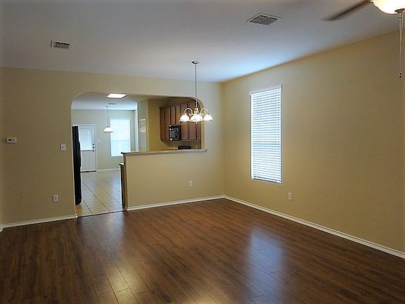 3rd image of 8118 Ashwood Pointe