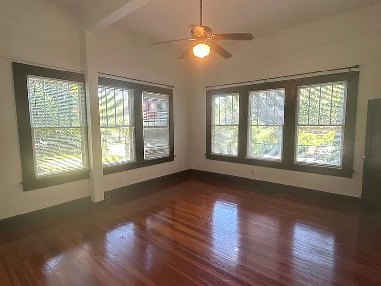 534 E Call St — Photo 10