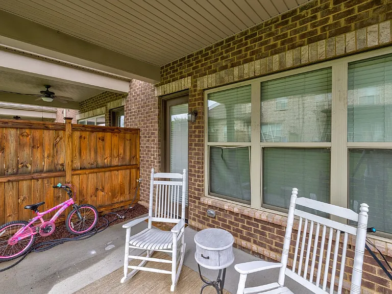 206 Bixby Private Ln — Photo 38