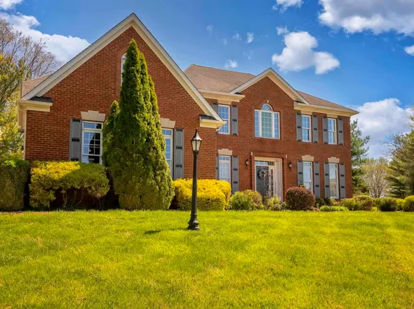 2103 Bristol Dr, Marion, IL 62959