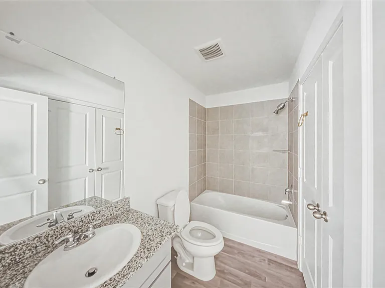 16802 N Marie Village Dr — Photo 16