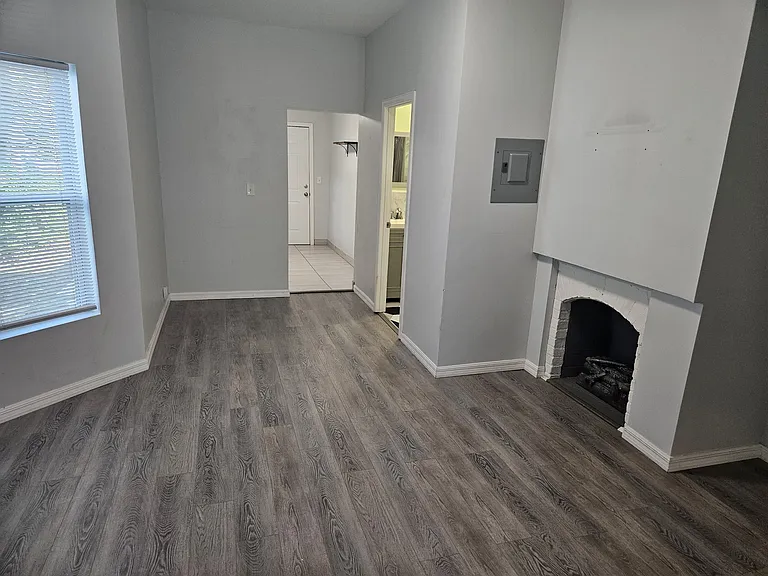 306 Turner St — Photo 9