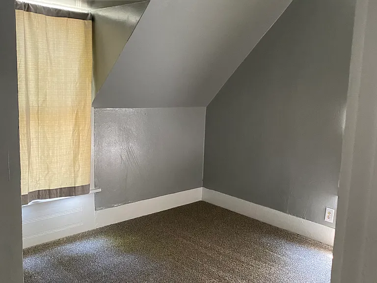 416 Blunt St — Photo 12