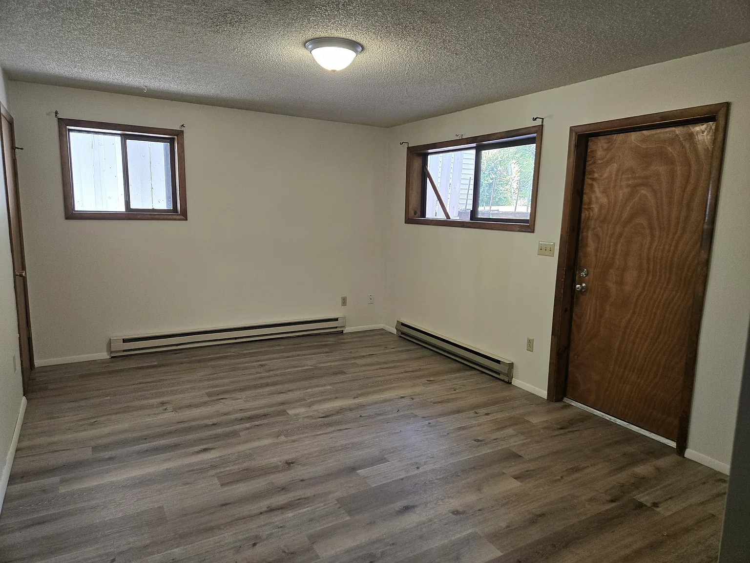 418 West Babcock Street - B — Photo 4