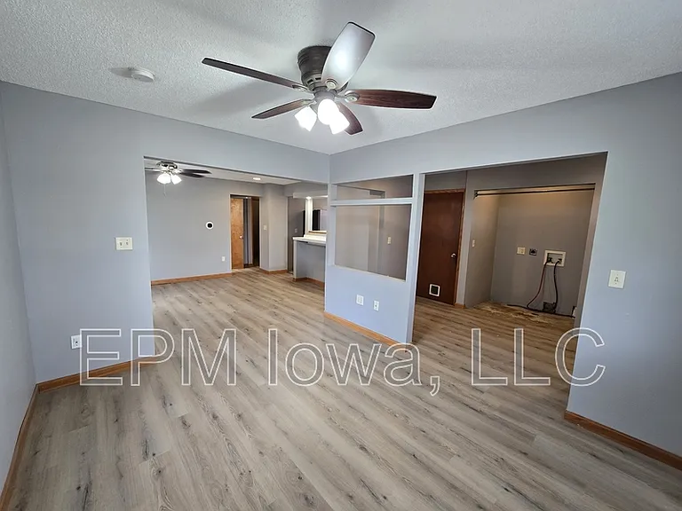 518 E 2nd St — Photo 7