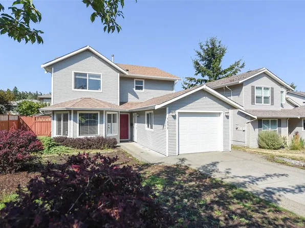 1272 Crown Pl, Comox, BC V9M 4G9