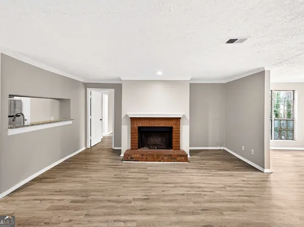 5537 Mountain Springs Cir, Stone Mountain, GA 30088