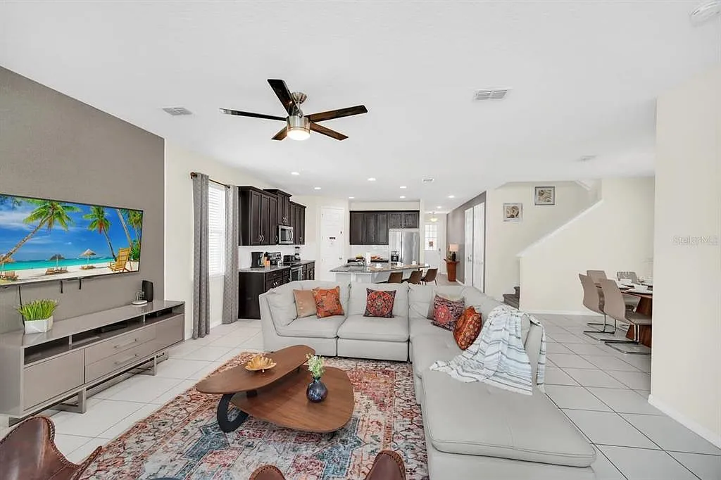 7 bed, 6.5 bath, 3401 sqft, $4,200 — Photo 3
