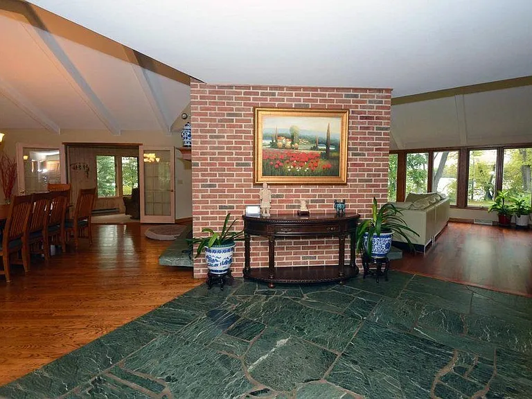 1 Raccoon Rd — Photo 5