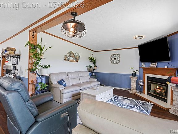 3rd image of 865 Beach Buggy Ln
