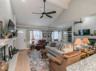 2545 Shady Ridge Dr, Bedford, TX 76021