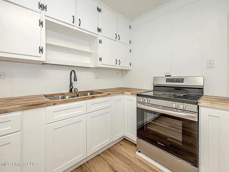 4406 Richard St — Photo 22