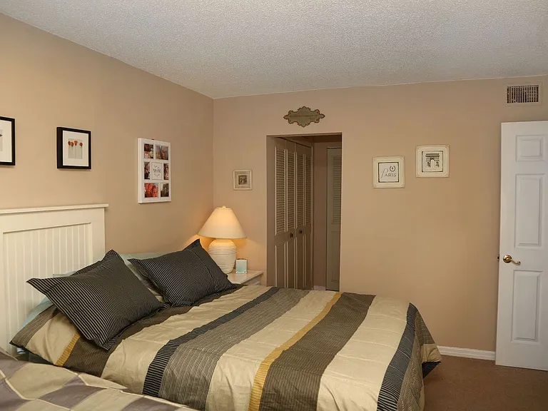 8209 Sun Spring Cir #31 — Photo 5
