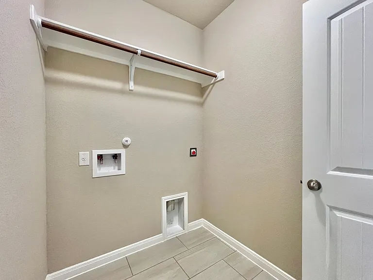 1606 Misty Elm St — Photo 32