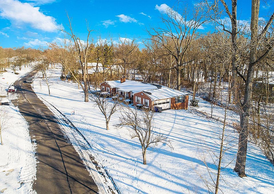 1st image of 3824 Hillview Dr