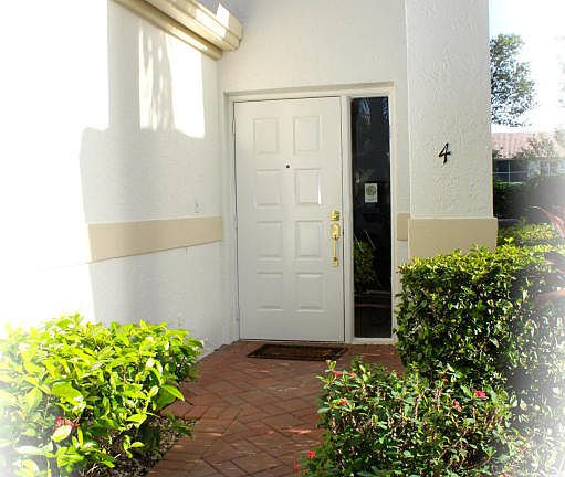 5th image of 7941 Laina Ln APT 4