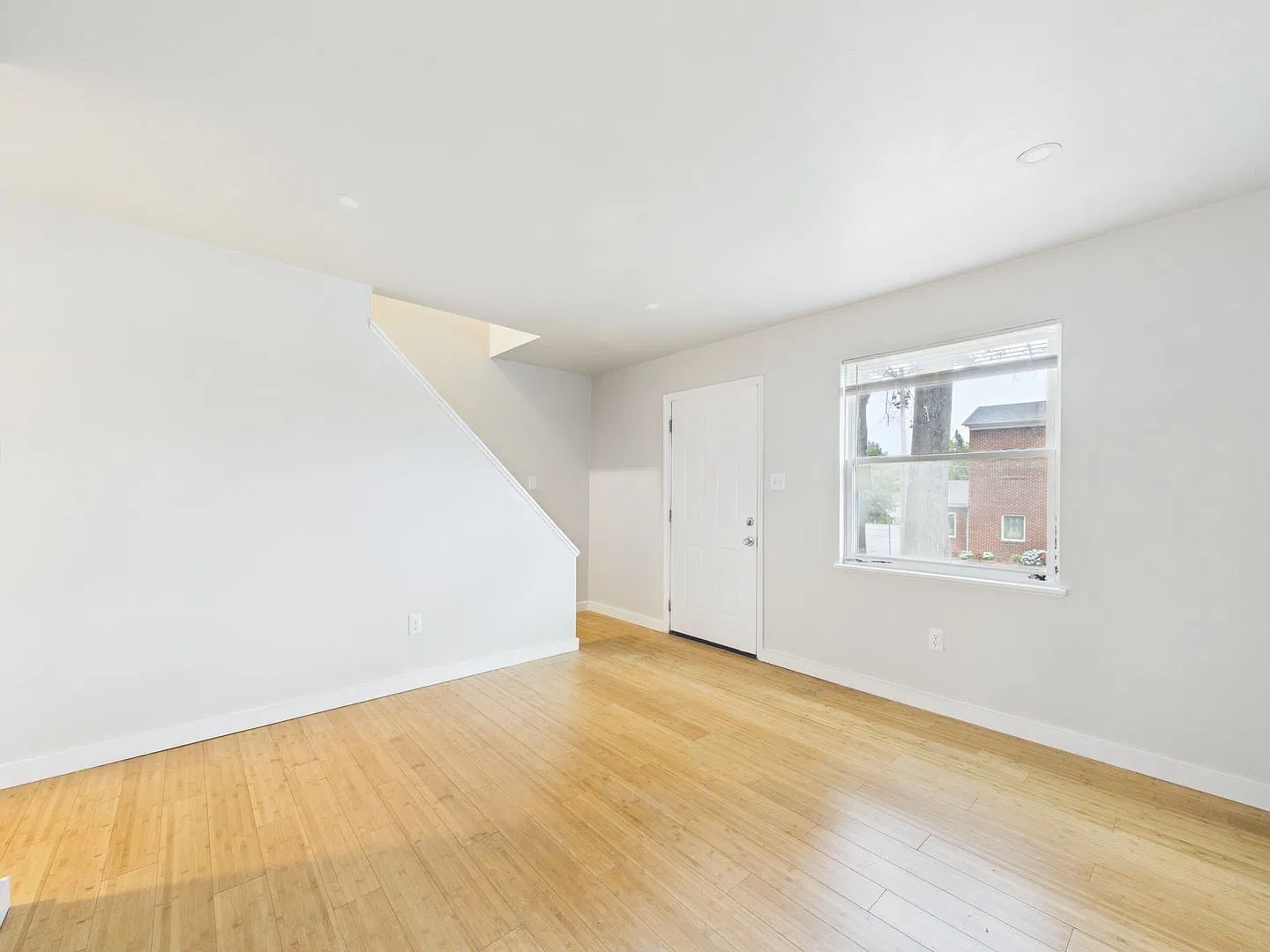 2 bed, 1.0 bath, 795 sqft, $1,295 — Photo 3