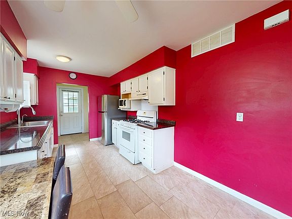 5th image of 4775 Willowbrook Dr
