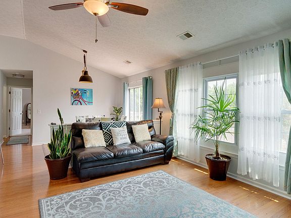 3rd image of 3337 Tinney Pl