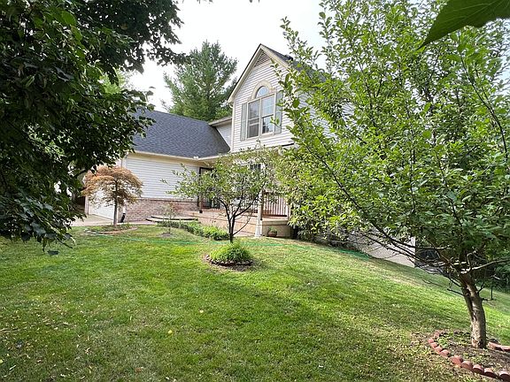 2nd image of 43269 Sandstone Dr