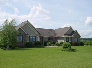 1032 Quarry Rd, River Falls, WI 54022