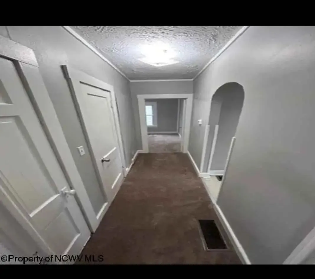131 Park Blvd — Photo 2
