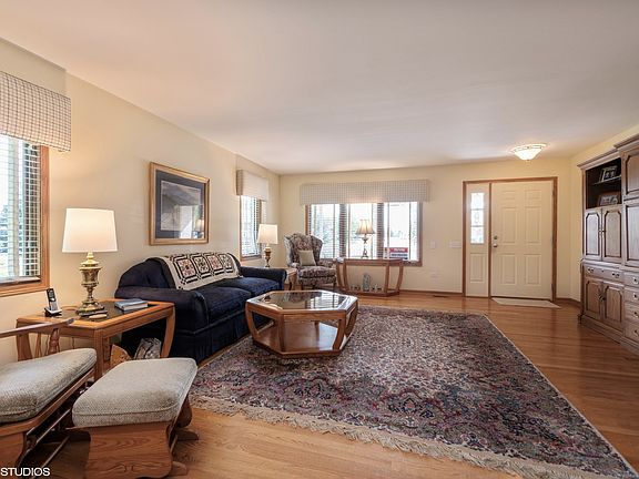 5th image of 842 Wyndstone Dr