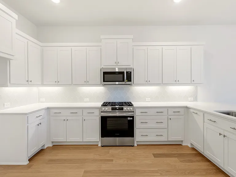 1318 Marsh Ln — Photo 8