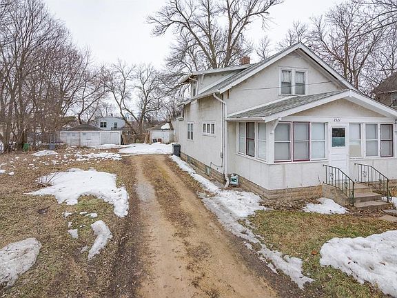 5th image of 2321 Walton Pl N