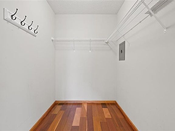 4th image of 2204 Madison Ave