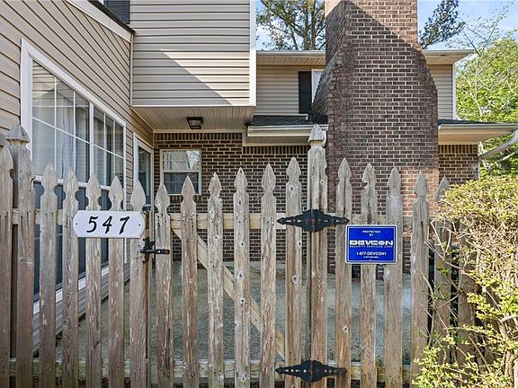 2nd image of 547 Picketts Bend Cir