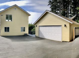 447 King St, Yachats, OR 97498