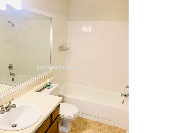 3rd image of 825 Denmark Dr