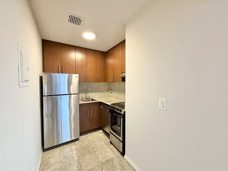 284 Mott St #1F — Photo 5
