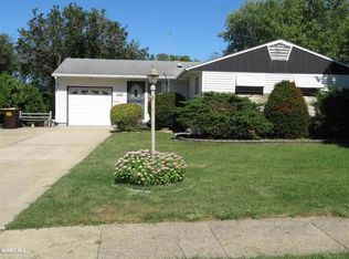 1428 Mark Dr, Freeport, IL 61032