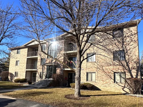 4922 134th St APT 303, Crestwood, IL 60418