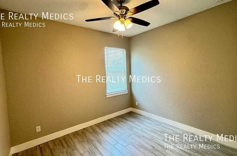 239 Hibiscus Ln — Photo 24
