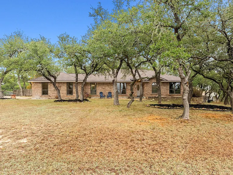 900 Morgan Hill Dr — Photo 1