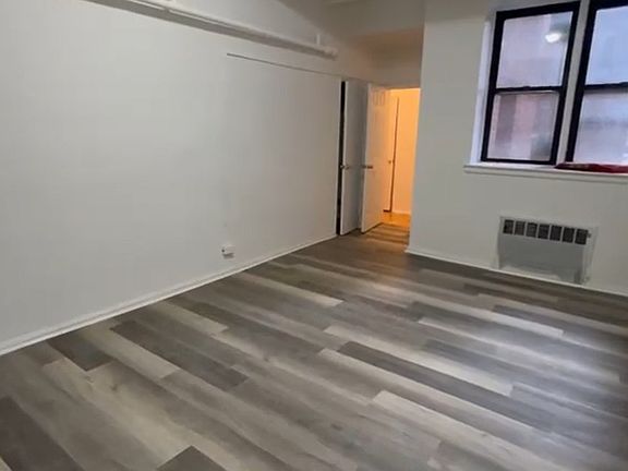 3rd image of 2050 Valentine Ave #1A