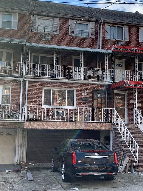 1st image of 1426 E 87th St