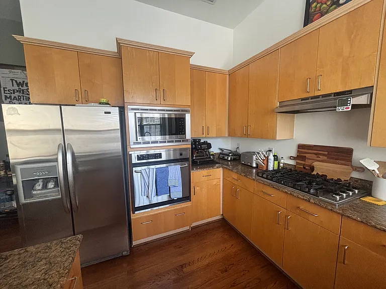 4116 N Hall St — Photo 6