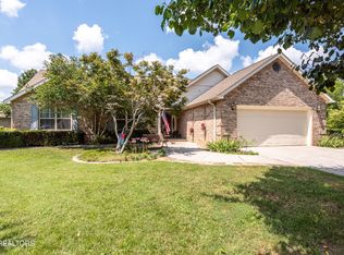 135 Windsor Dr, Maryville, TN 37803