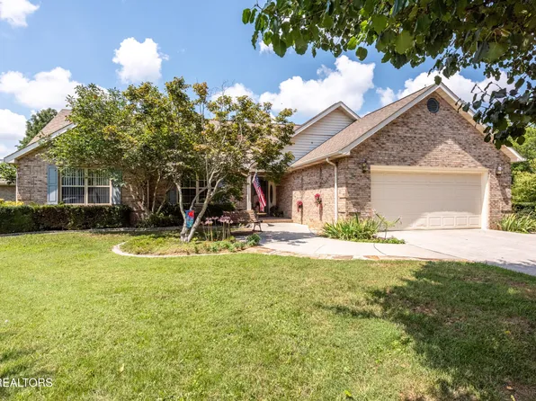 135 Windsor Dr, Maryville, TN 37803