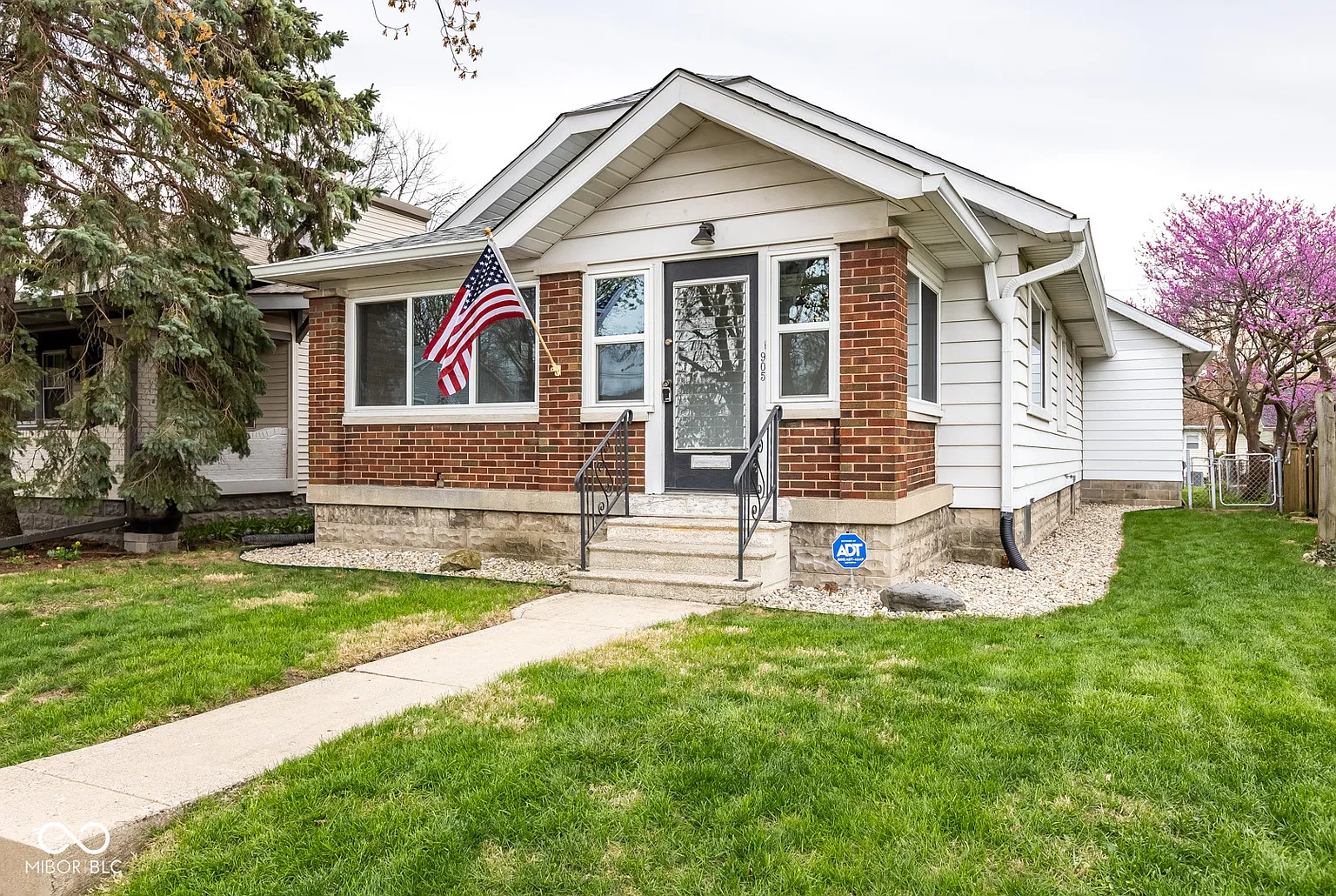 905 E Yoke St photo 1